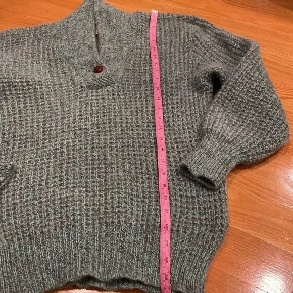 COPY - 𝅺8.american  eagle women’s size M sweater. Good condition contains wool. - Picture 2 of 4
